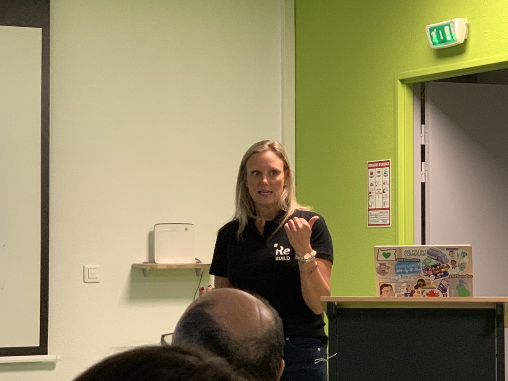 Ra_Koellner's tweet photo. @lauriepottmeyer is presenting at #MSReBUILD
Come and join this awesome session about #communication & #MicrosoftTeams https://t.co/uKJgjCiiwC