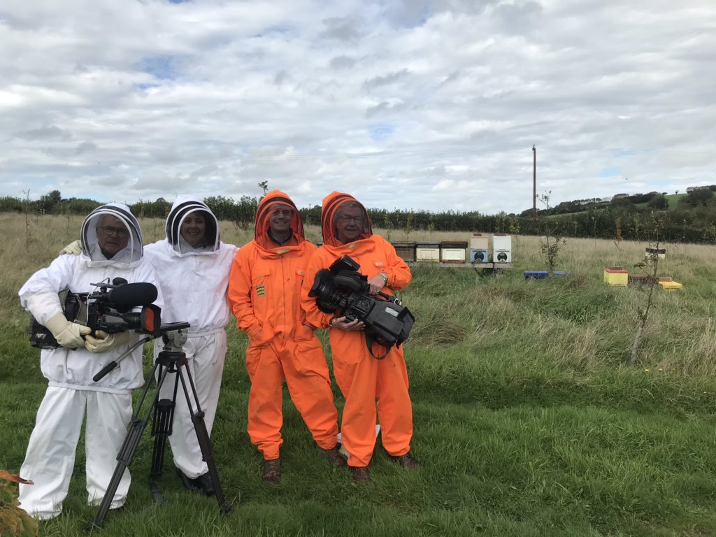 Who says we don’t all get along eh? Filming alongside Spotlight at @quincehoneyfarm for a great feature on making beehives from discarded old body boards!