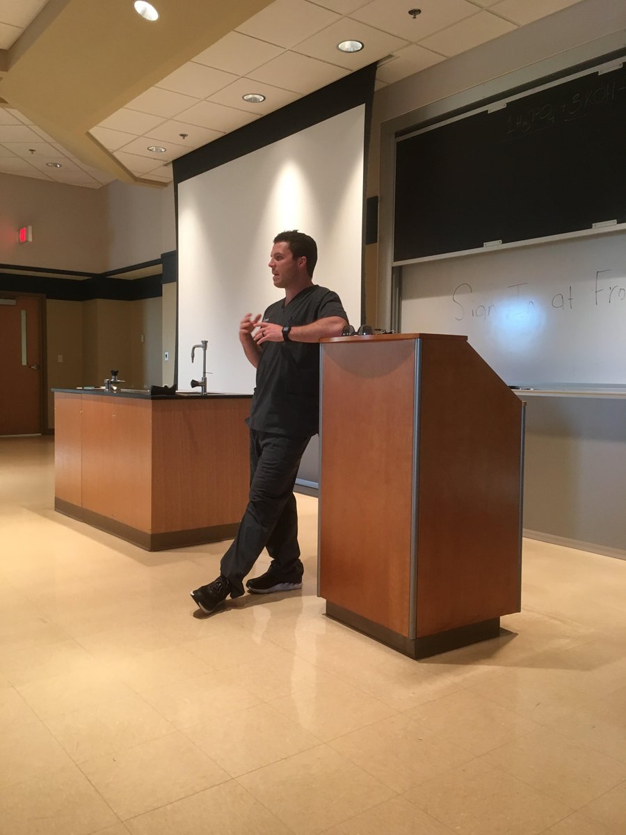 Racerbiochem's tweet photo. It was great to have @murraystateuniv alumnus Dr. Christian Duncan talk to the PHP Club about his new dental practice (Southern Family Dental) in Murray.  His tips about getting into dental school (and succeeding) were helpful and timely! #racerproud https://t.co/evNwZQ7bqS
