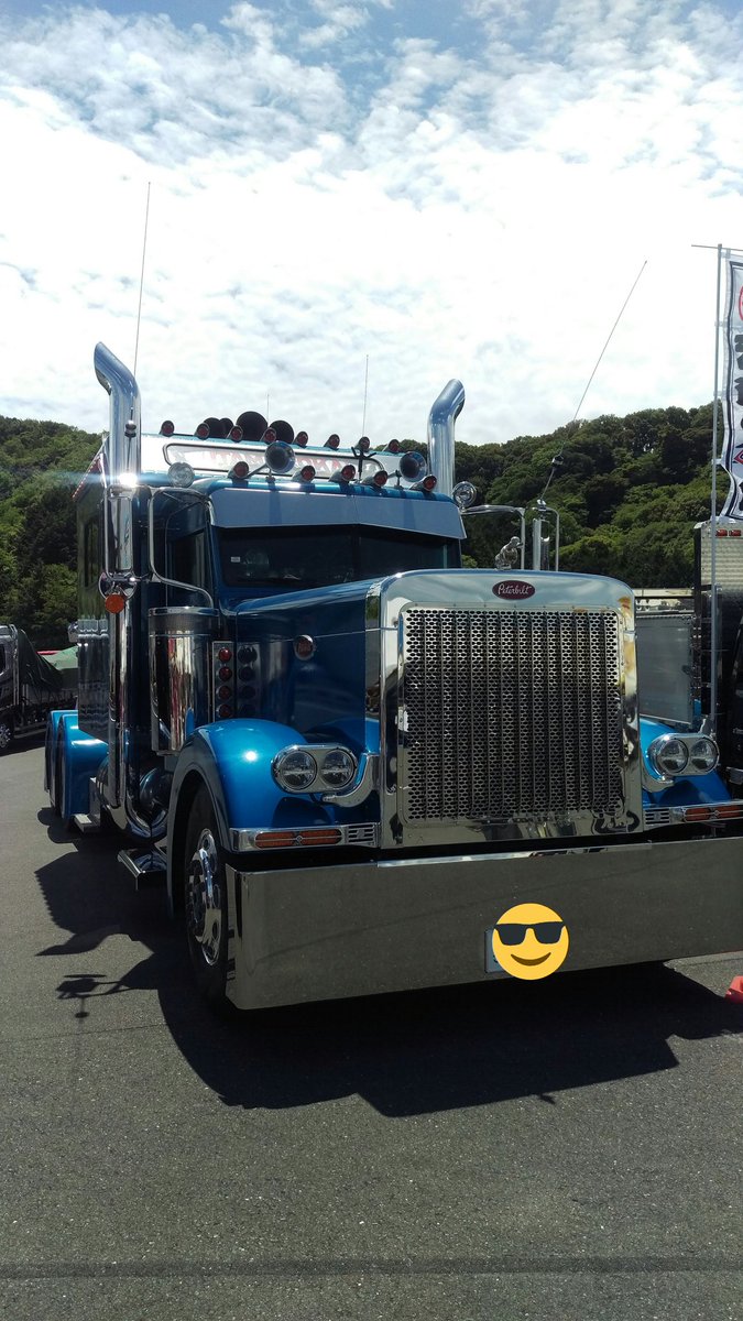 Rn Junzy トレーラーヘッド 自分も大好きですよ ノ アメリカントラックのトレーラーヘッドを日本で乗ってる方もいますよ メチャメチャカッチョイイ 聴くディラン