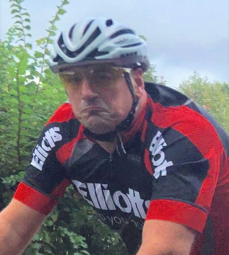 ElliottBrothers's tweet photo. Steve shows his joy at starting the 210 miles to cycle today towards Macon! 
Please show your support for #TeamElliotts to keep them going! @naomiandjack 

https://t.co/lVIgdPtxXK

#TeamElliotts #cheerupSteve #charity #cycle #helpyoubuild https://t.co/MpNX446fRg