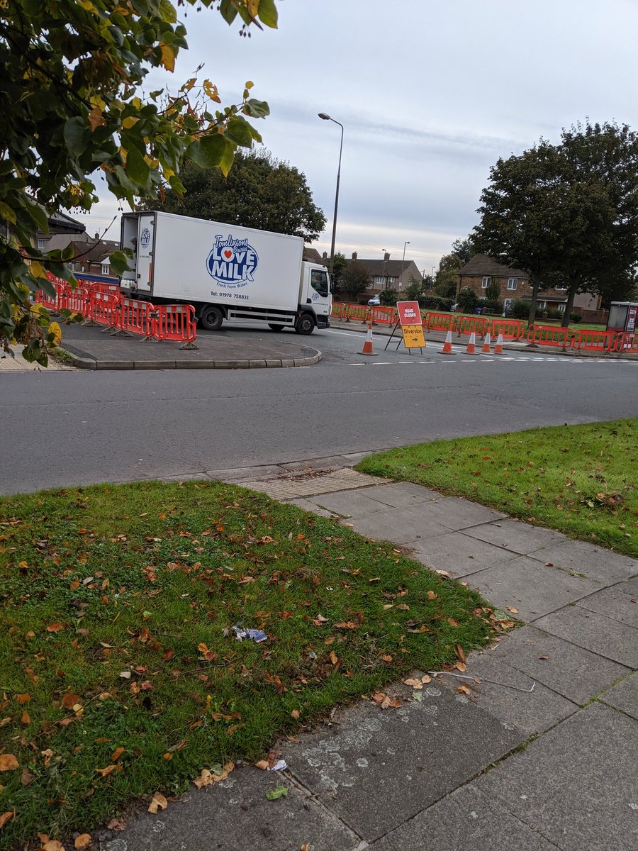 chef_de_ping's tweet photo. @StagecoachMCSL What's happening with the 14 with the rad closure by moss way https://t.co/b7hIVWu5Pv