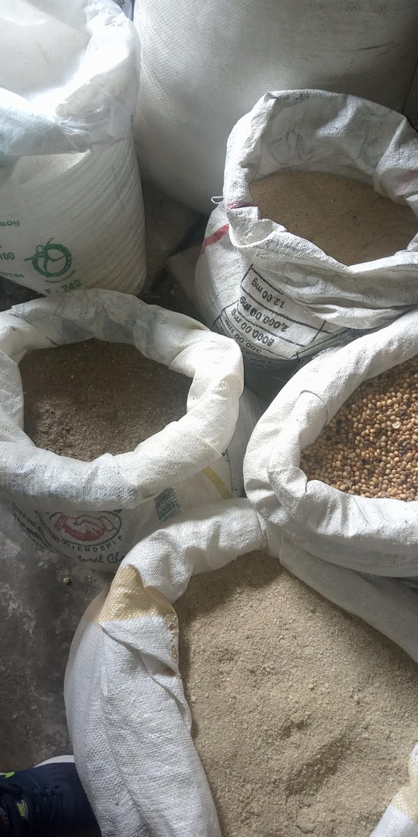 MpexInt's tweet image. mPEX team visited farmers in Mpigi district between the 20th to 30th of September. The farmers had exciting enterprises;processing of honey &amp;amp; animal feeds, maize milling and coffee growing, hulling and processing. #FinancialInclusion #processing #agriculture #Uganda