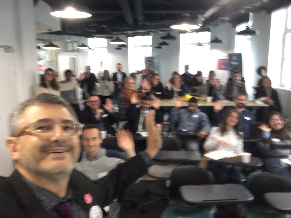 tkoscielniak's tweet photo. #EdTechPtidej spéciale dédicace Remy #selfie #flou @RemyChalle @EdtechFrance https://t.co/sg34TTVyRL
