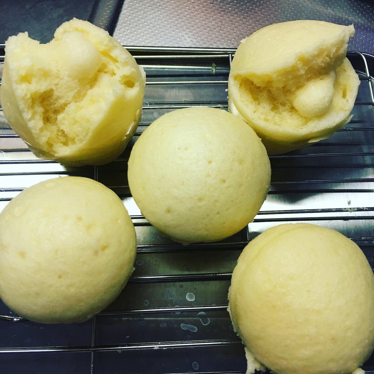 ぴょんちゃん こないだ 1日で蒸しパンとアーモンドパウダー消費のケーキとスノーボール作ったら作り過ぎで頭が痛くなったよ ケーキ 頑張って巨峰剥いて入れてめっちゃ良かった 巨峰にラム酒が染み込んでいて洒落た味になったよ ぴょんちゃん こないだ 1日で蒸しパンとアーモンドパウダー消費のケーキとスノーボール作ったら作り過ぎで頭が痛くなったよ ケーキ 頑張って巨峰剥いて入れてめっちゃ良かった 巨峰にラム酒が染み込んでいて洒落た味になったよ