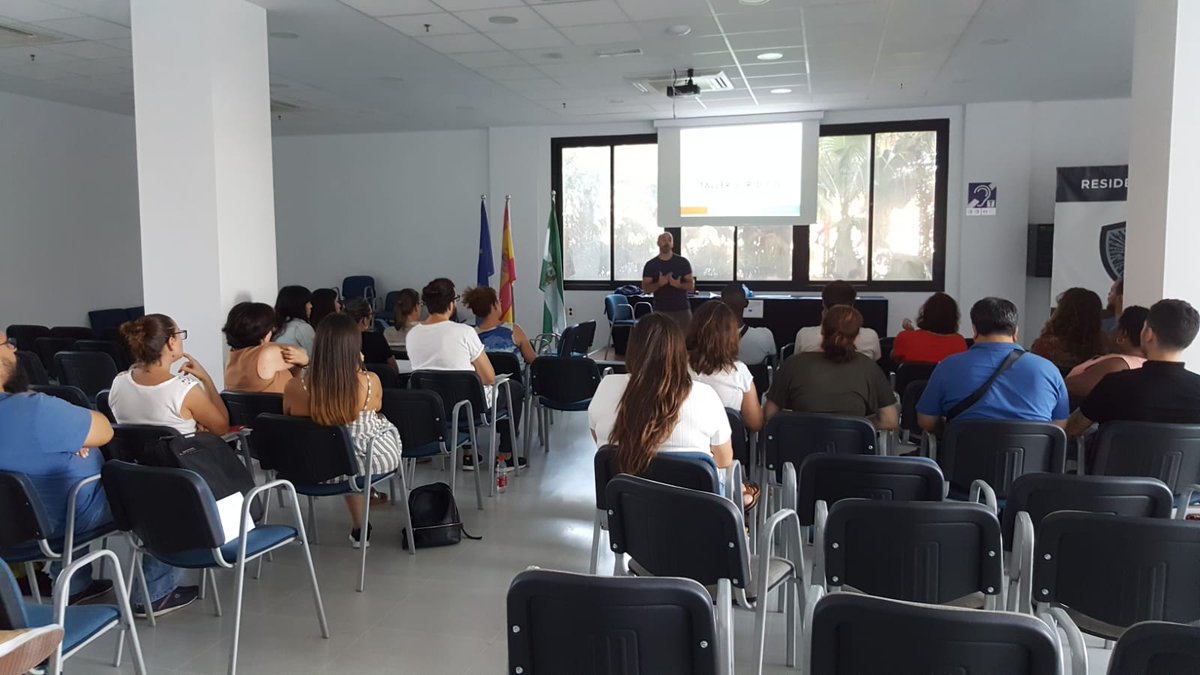 FundacionCepaim's tweet photo. Esta mañana en #Almería seguimos trabajando por la #formación a profesionales en #asilo y #refugio
#FormaT https://t.co/bLehZhod0Z