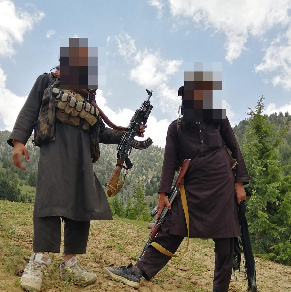 Cᴀʟɪʙʀᴇ Oʙsᴄᴜʀᴀ Taliban Fighters Somewhere In Afghanistan Very Interesting To See The Quite Modern Russian Gp 34 Ugl Attached To One Ak Besides The 40 Round Rpk Magazines Usually The
