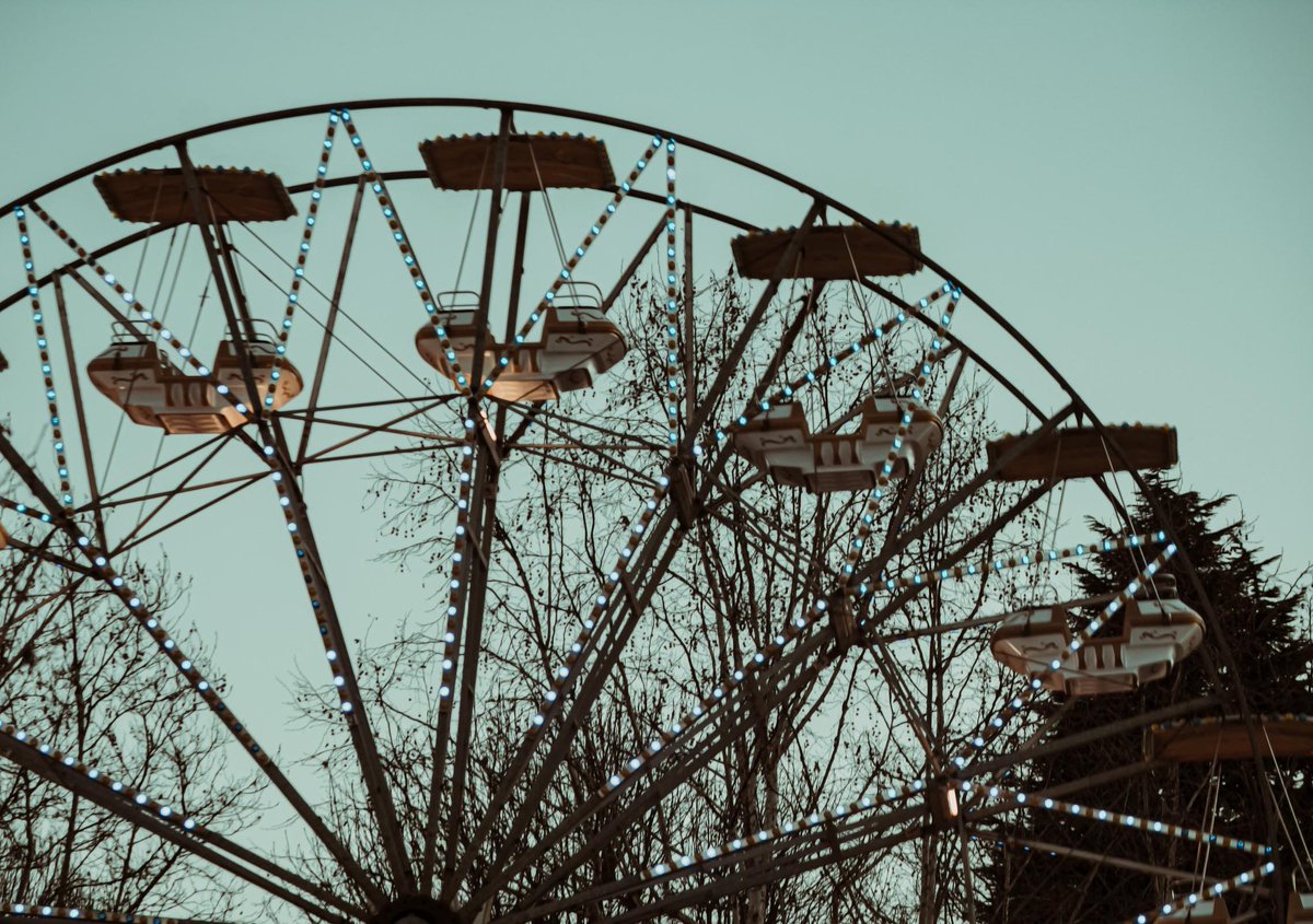 blueeres__'s tweet photo. I will never make myself understood, if not to the wheel that turns inside me.
my silence is every little detail reminds me.
#landscapephotography #ferrishwheel #photooftheday
#photography #streetphotography https://t.co/50Mx0e0J7O