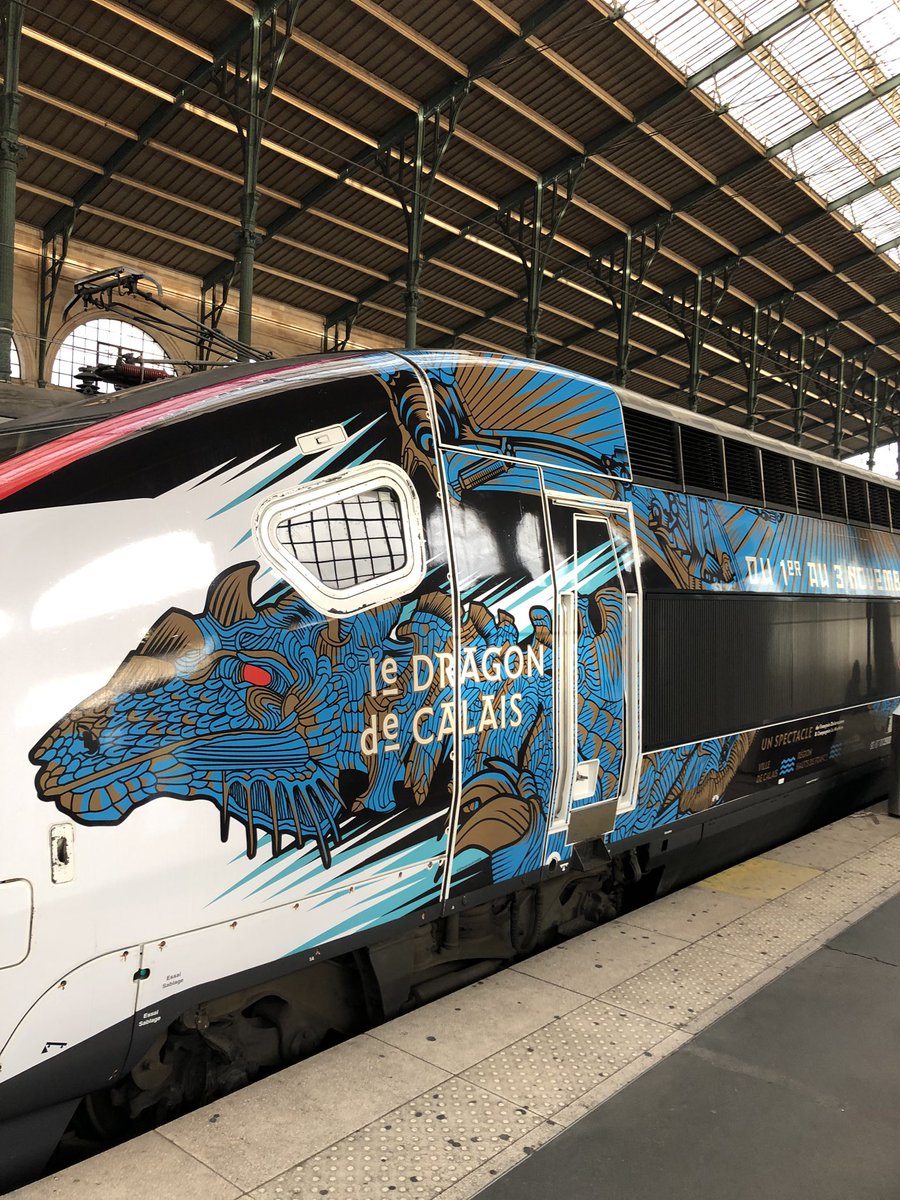 lamachinefr's tweet photo. Le #TGVinoui numéro #DragondeCalais départ prévu à 9h46 de #GareDuNord arrivera en gare de #Calais à 11h46. Éloignez vous du bord du quai, attention au départ ! https://t.co/Tm6Sll839b