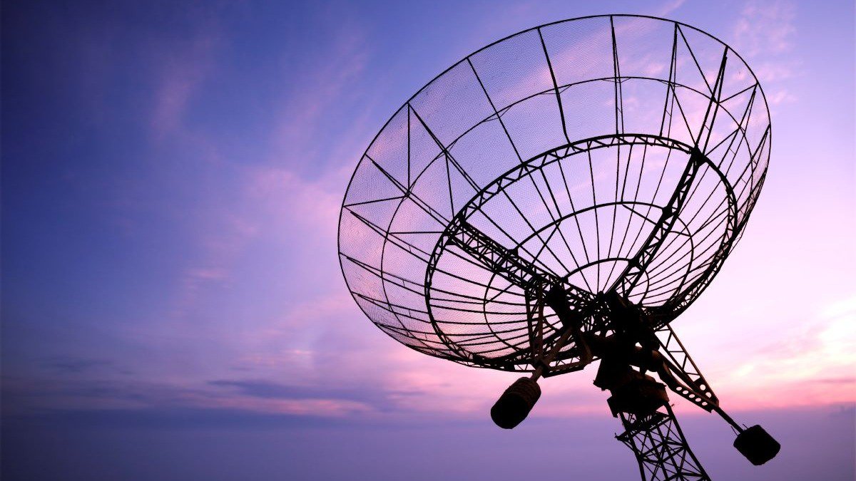 eurovision_serv's tweet image. In 1983 we had an average of 3 programmes per week. Today, we carry more than 100,000 transmissions per year over our Eurovision Global Network! Learn more: bit.ly/31rzhl2 #EurovisionServices #Transmission #Broadcast #Media #KeyFacts #tbt