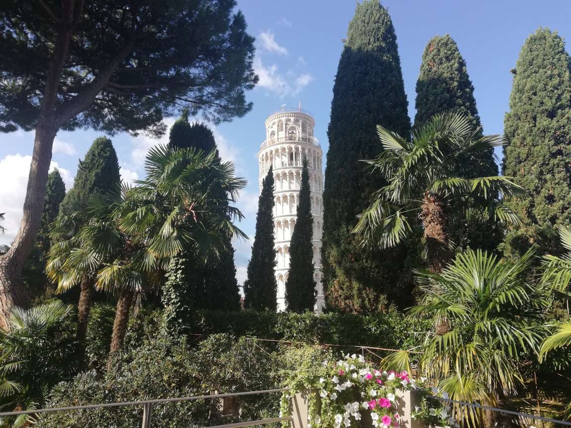 BlueCloudEU's tweet image. The @BlueCloudEU is leveraging on initiatives such as #SeaDataCloud, which focuses on increasing #HPC #cloudcomputing usage for better performance. #BlueCloudEU exploits this to deliver #Datadiscovery &amp;amp; access service, which empowers #researchers on #marineresearch #blueeconomy