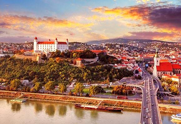スロバキア　首都ブラチスラヴァ

Bratislava, Slovakia. Photo by TTstudio