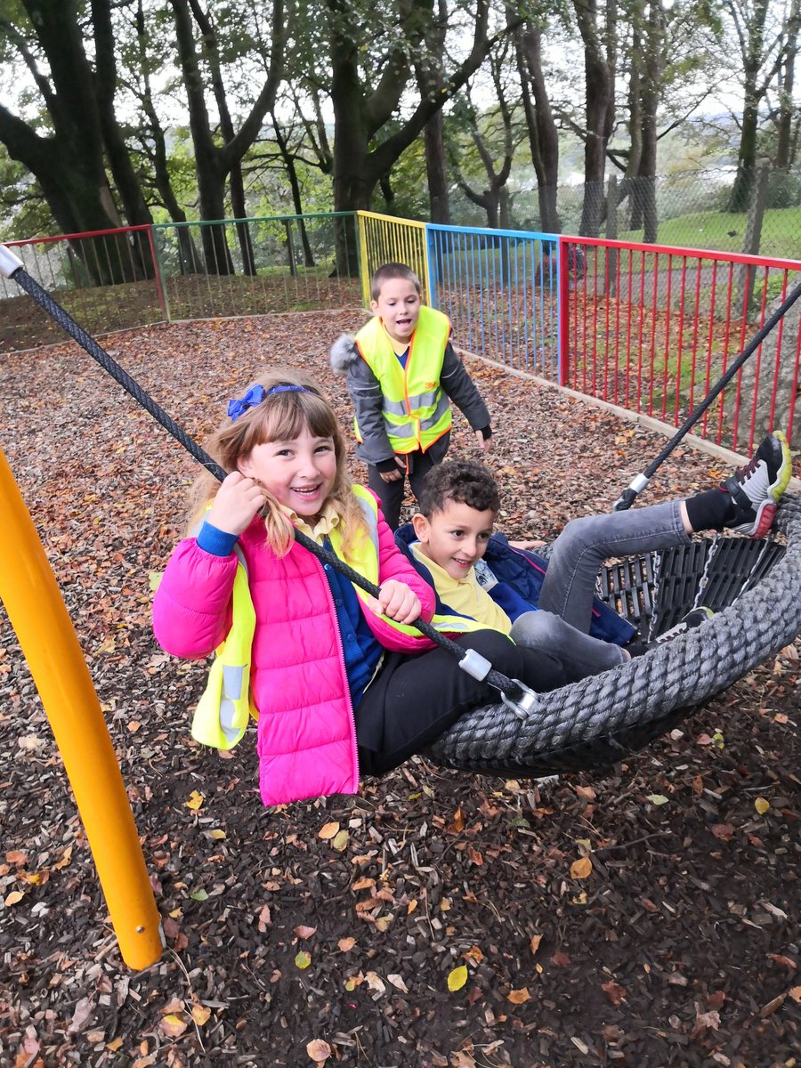 portmeadp's tweet photo. After a rather wet week, Year 2 & 1 really enjoyed their local walk to the park. We're going to write a reboot about it today. #pmdpy2 #pmdpout #pmdplit https://t.co/JuJRyWPZ3k