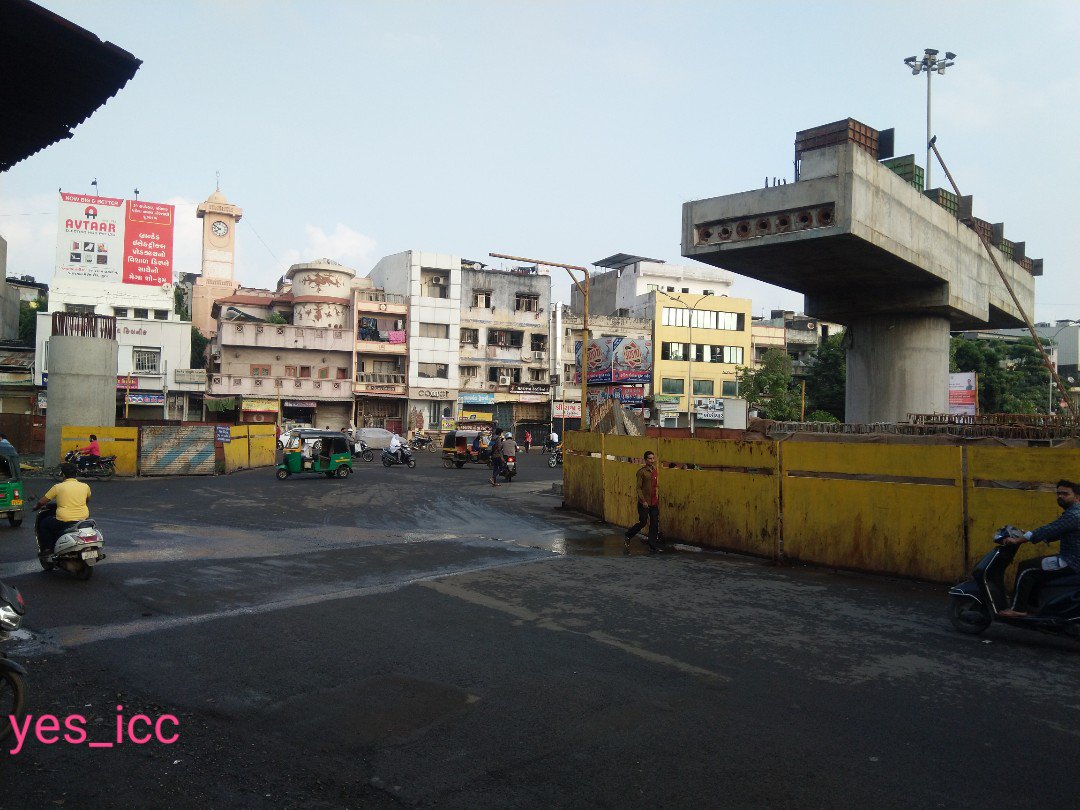 DevelopedSurat's tweet photo. #Fly_Over_Bridge over #Katargam_Darwaja & #Ved_Darwaja Junction
to Connect #Jhilani_Bridge ( #Azaad_Bridge ) to #Gotalawadi
to complete #Full_RingRoad
#ઝીલાનીબ્રિજ થી #સીધા #ગોટાલાવાડી થઇને #લાલદરવાજા & #રેલ્વેસ્ટેશન જવાશે
#KatargamZone #Surat #yes_icc Clicked by #FenilThakkar https://t.co/5Io2ij5V6t