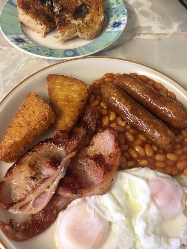 Small breakfast or big breakfast all comes with free tea or coffee #parkersdiner #retrocafe #northdownroad #cliftonville #Margate #breakfast #freshlycookedtoorder #freeteaorciffee
