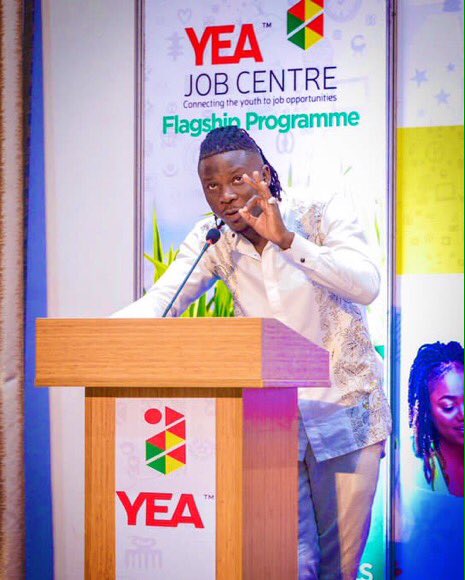 BhimNativesGh's tweet photo. Always using his voice, at any given opportunity and platform, to empower the youth to contribute meaningfully to making Ghana a better place. #GlobalYouthAmbassador

cc: @stonebwoyb https://t.co/OaromPcDyv