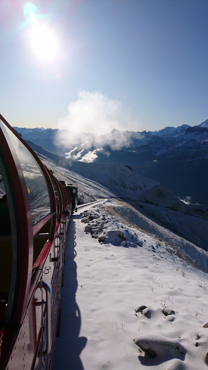 Jetzt ist Brienzer Rothorn Zeit. Die frisch verschneiten Bergspitzen (693 Berge der CH Alpen sieht man vom Rothorn), die klare Luft sorgen für das Bergerlebnis!