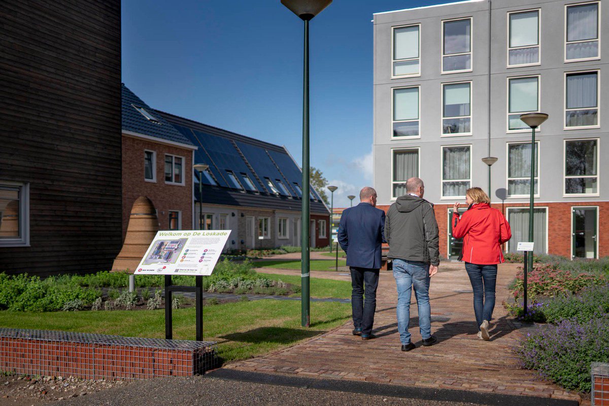 Naast het hoofdprogramma  kun je tijdens MOVE together ook de hele week @deloskade en De Luchtstroom bezoeken voor een tour over het bijzondere terrein. Kom je vandaag naar #MOVEyourbusiness? De tour kun je doen is van 12.30 tot 16.30 uur.