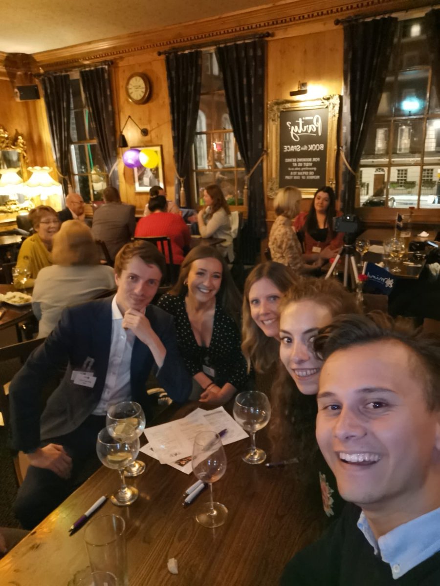 GraceButlerPR's tweet photo. @JamesLiamCook @pr1_clare @EmilyQ_PR @BarryPR_ 👯‍♀️👯‍♂️ #eclatpubquiz2019 https://t.co/rIEqqu930W