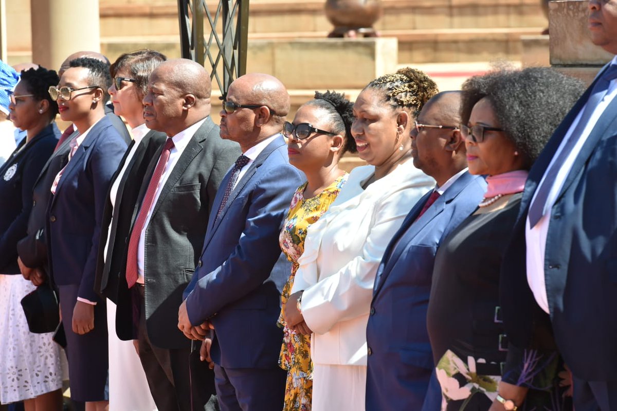 Minister Jackson Mthembu tweet media