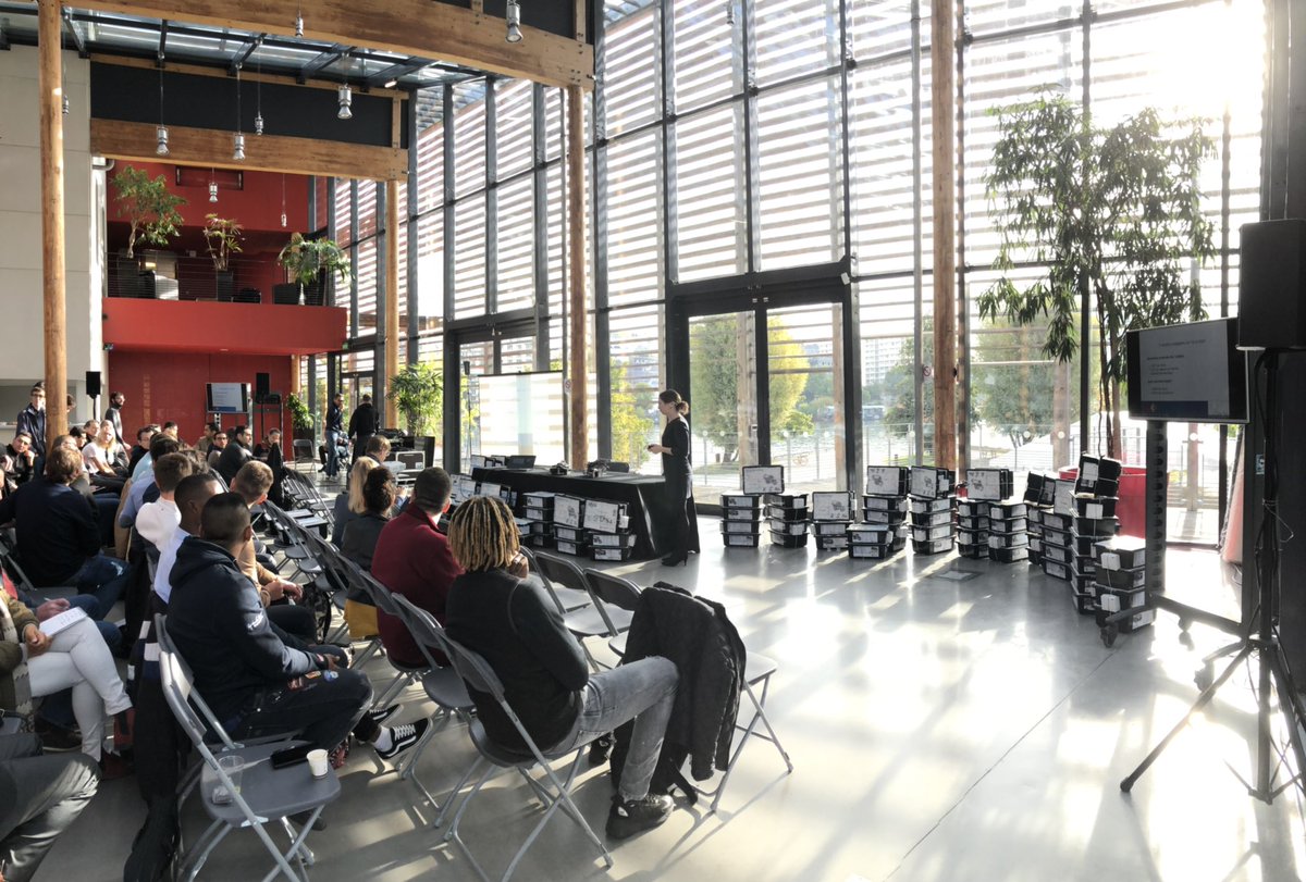 cb_mureaux's tweet photo. #robotyc Lancement  de la 5ème édition du challenge Roboty’c avec @yvelinesnum.  Cette année le thème « Robot écolo trieur de déchets » permettra aux élèves de 14 clg du 78 et du 92 de travailler en projet. Bonne chance à tous les participants ! @DANEVersailles @acversailles https://t.co/yM7CqqdIDY