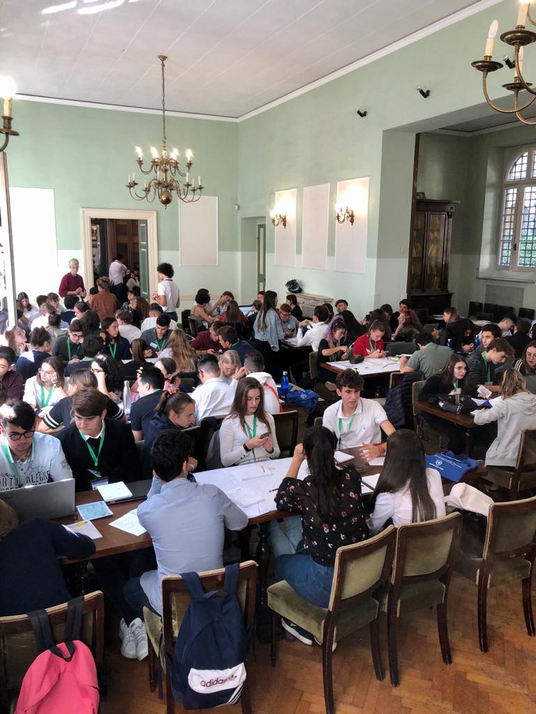 MSOI_Roma's tweet photo. Proseguono i lavori il secondo giorno di #ZeroHackathon. Gli studenti stanno elaborando idee e soluzioni. Follow us!
@SIOItweet @ROMUNtweet https://t.co/5p8zsQapiC
