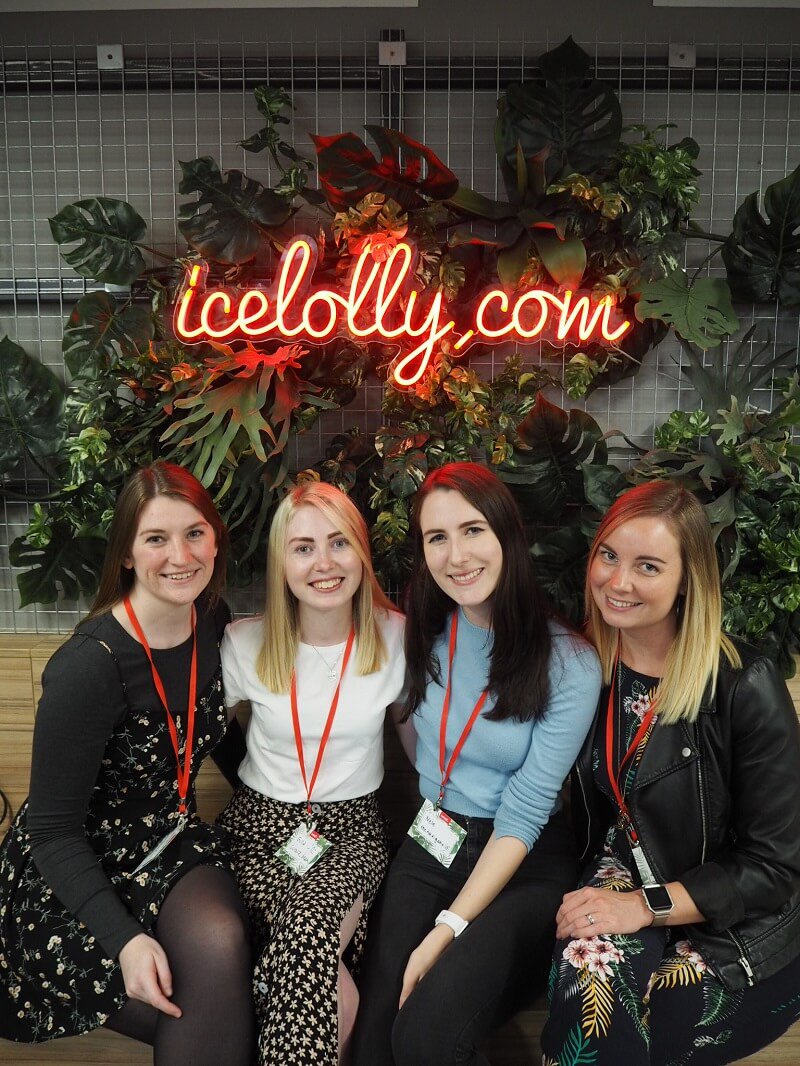 TheNavigatio's tweet photo. Last month, I was invited to #blogatthebeach (hosted by @icelollyholiday). I met some amazing fellow travel bloggers, learned a lot about @Barbados as a travel destination and got to listen to two great talks by @kirstyleanneuk & @MissKatyEnglish ✈️
https://t.co/aQjYQcpyY6 https://t.co/zsCPwp8xzd