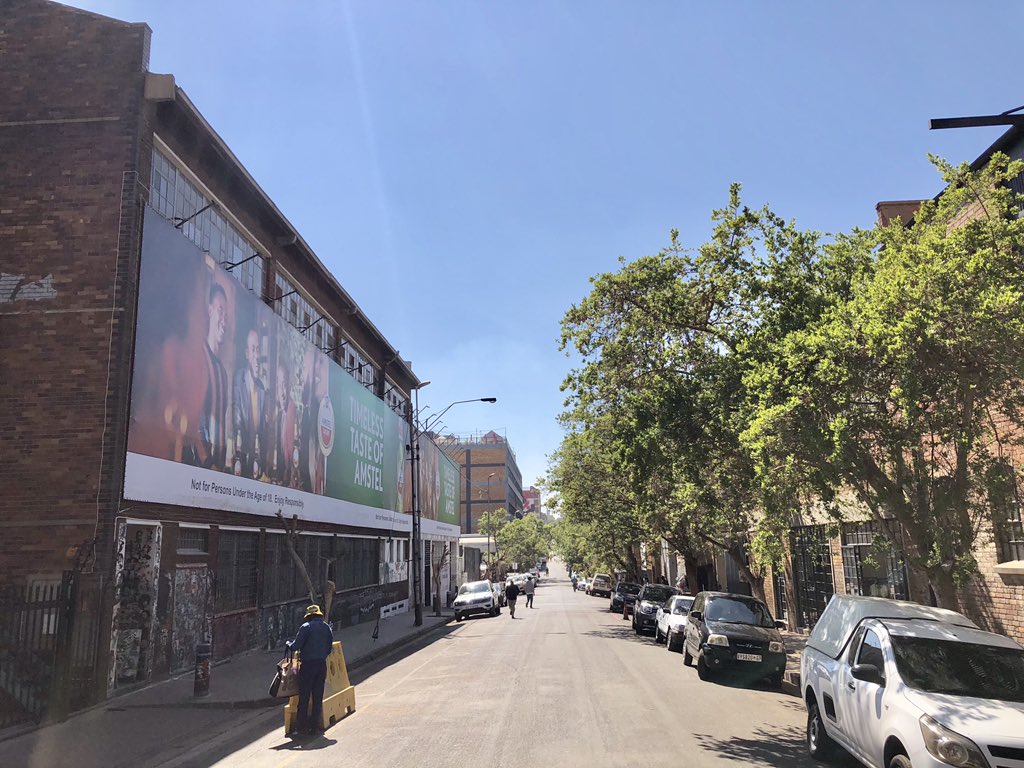 Booze brand butchers trees for their billboard in Maboneng, Joburg. 

@AmstelSA show us the trees you’re planting to make up for this. 

@Greenpeace #trees #treesarelife #TreesforTomorrow #treesaresacred #GlobalWarming @PastExperiences @CityofJoburgZA