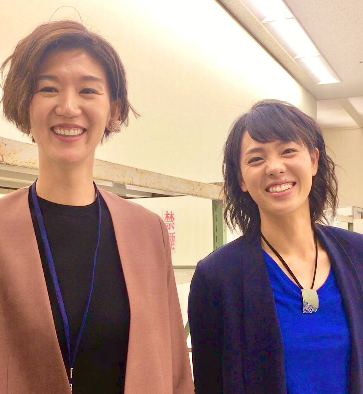 Official 栗原恵マネジャー ワールドカップバレー19 女子大会 大阪ラウンド 控え室にて この日は2人してふわっとした雰囲気 どう頑張っても下からのアングルになりがち 栗原恵 メグマネ Ldh T Co Av4n8low9u Twitter