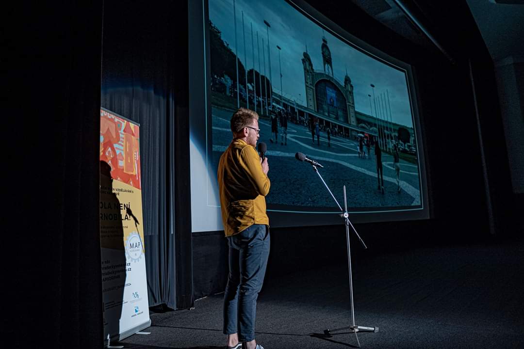 ucitelskej_cz's tweet image. Úžasná zkušenost aneb prezentace v kině o robotickém kroužku #sCoolLAB u nás ve škole.