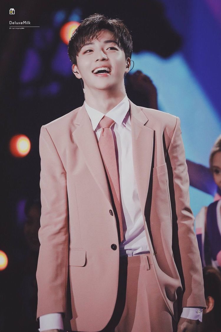 chenlinongpics's tweet photo. happiest birthday to the cutest boy in the entire world, you deserve to be the happiest person in this world.

i can't explain how much you mean to a lot of people, i wish you have this precious smile on your face every single day.

i love you so damn much🥺❤️

#HappyLinongDay https://t.co/Yn17sgKuhJ