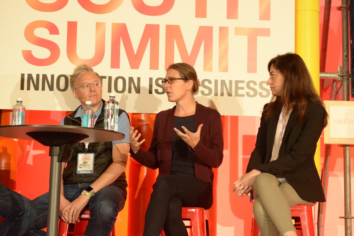 IEbusiness's tweet photo. “AI experts and Data experts need to talk to each other. They need to come together to find the same language.“ @SZillner , Senior Key Expert @Siemens #SouthSummit2019 #IEedtech https://t.co/rfVTpYCFzD