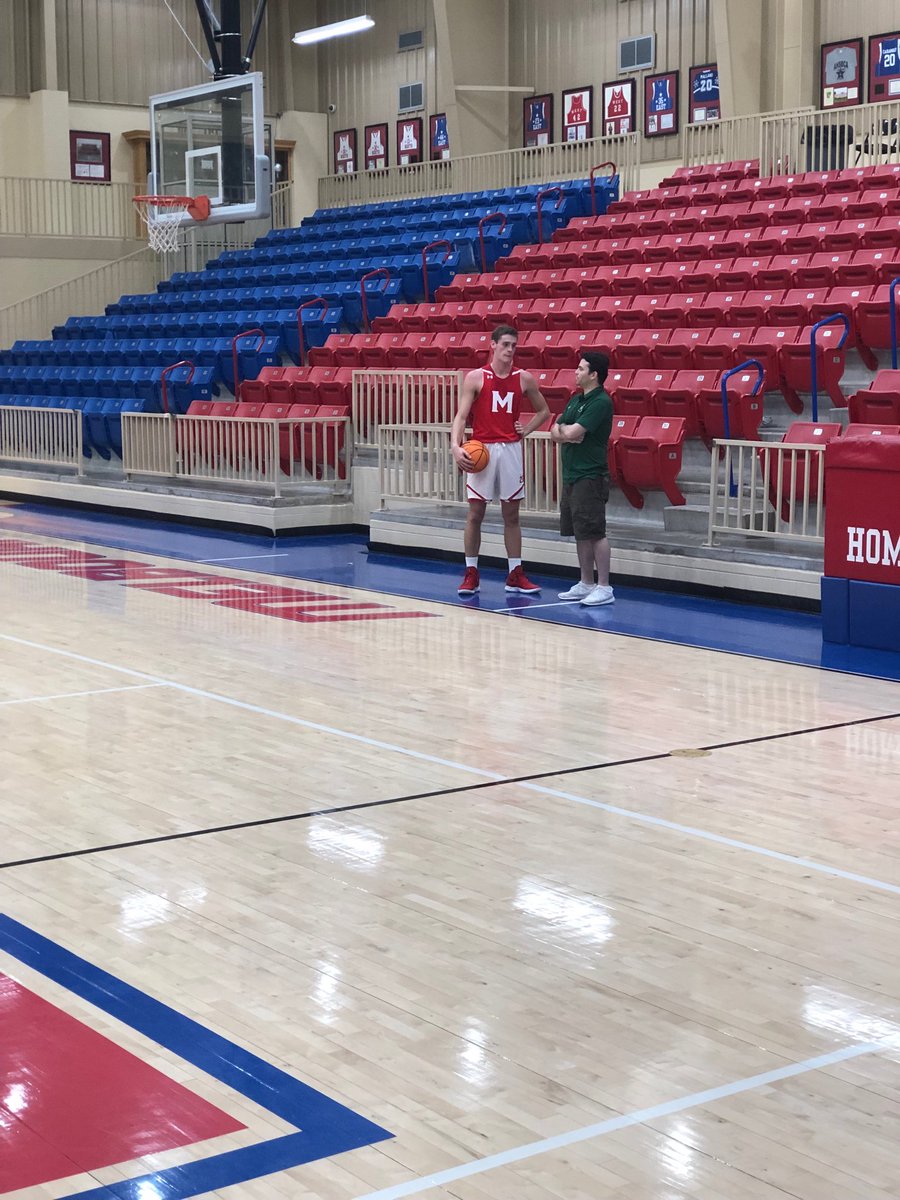 oldecoach60's tweet photo. It was great to see Coach Lucas Nutt here at practice yesterday. He will help Coach Chris Perkins do great things at CRC.#nutthouse https://t.co/p1wZZoLC9O