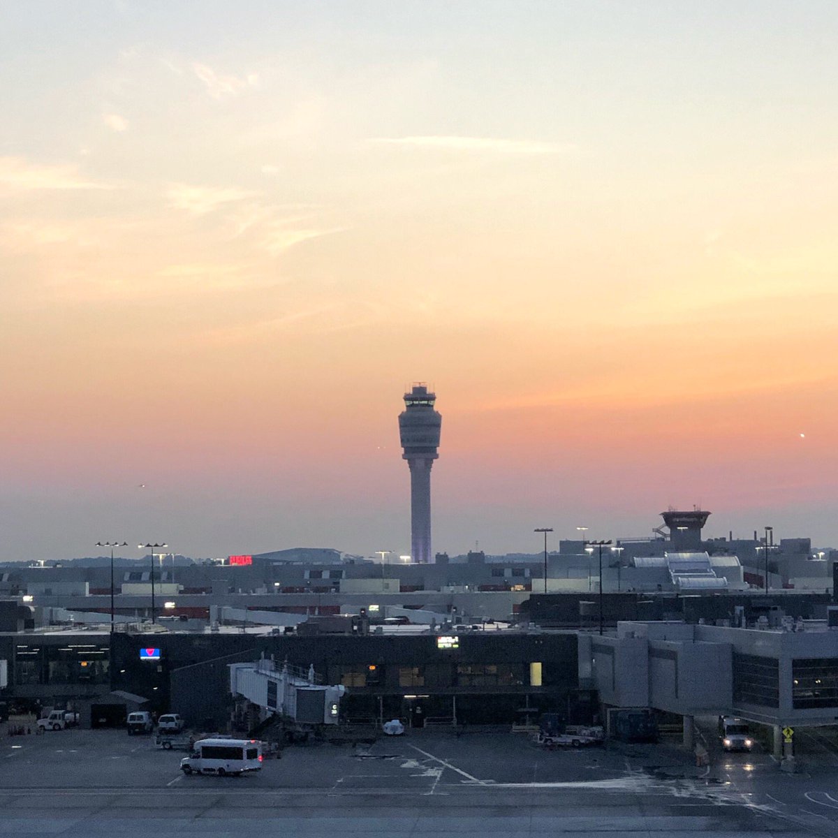 JebBrooks's tweet image. So glad to see my video about the @FAANews #AirTrafficControl system is suddenly picking up steam on YouTube. #AlgorithmMysteries Have you seen it? 👉 Jeb.flights/ATC