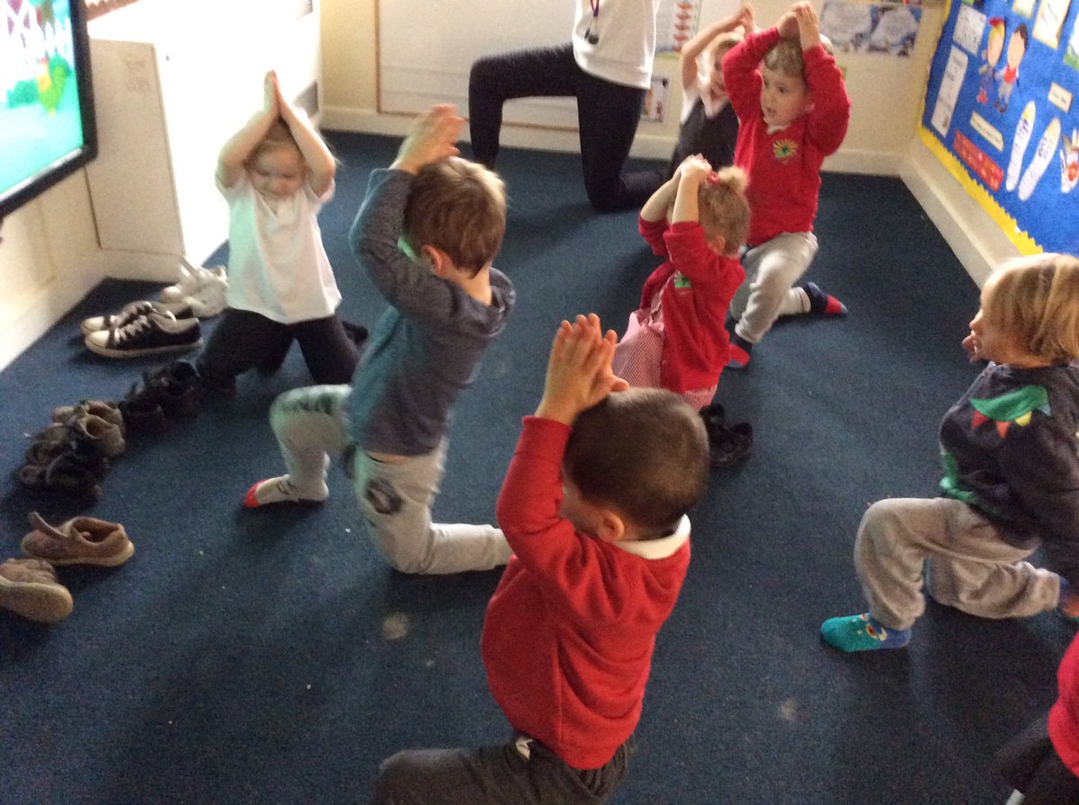 newscothill's tweet photo. EYFS have opened our shop today! Everyone is busy and there is a lot of collaborative learning in action. #EYFS #learningthroughplay #makingitreal #calmingminds #yoga https://t.co/yD6NqOSdw3