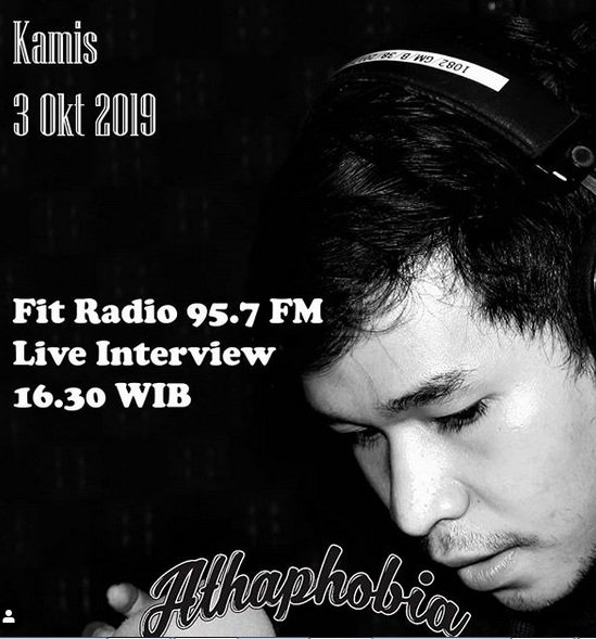 Selamat sore Fit Listeners , #Program Fit For Life Edisi #Sore kali ini bersama Ratih Annisa. Jangan Lewatkan dalam segment Fit And Friends bersama Group Band <a href="/Athaphobia/">Athaphobia</a>  akan berbagi tips sehatnya di ruang dengar anda ? 
#RadioKesehatan #StayFitForLife