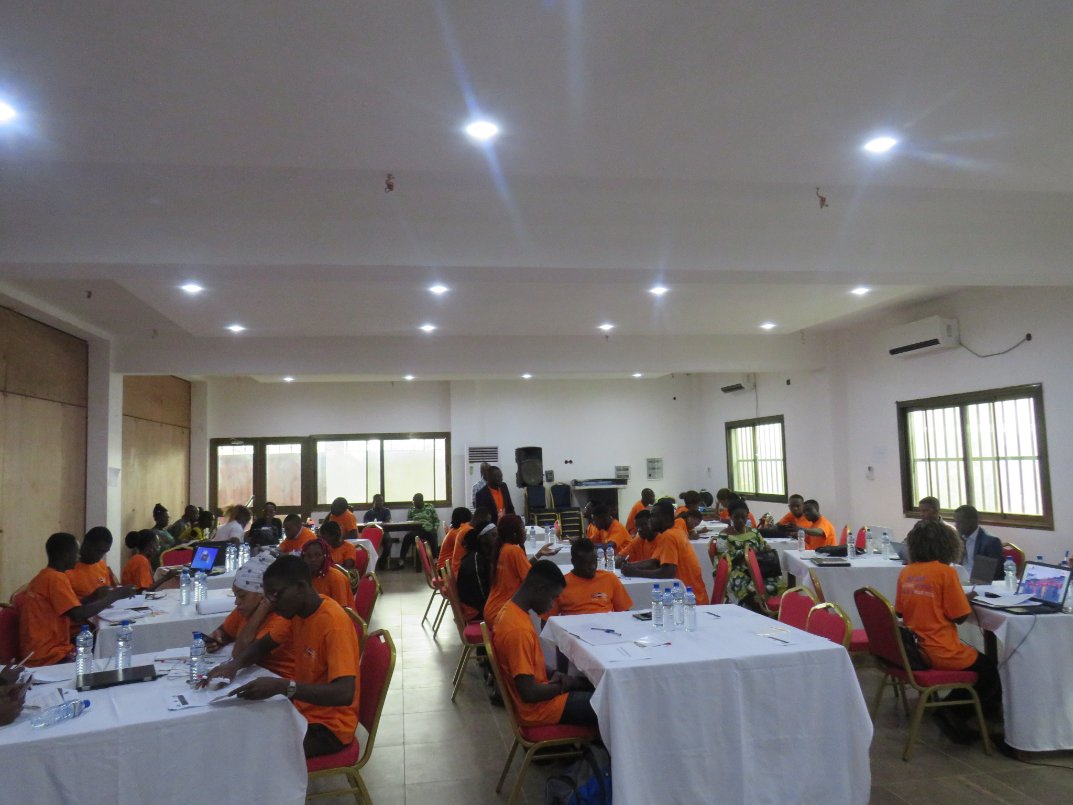 UNFPA_TOGO's tweet photo. C'est parti, la jeunesse togolaise en conclave pour préparer le Sommet de Nairobi. C'est l'hôtel St Paulos de Wonyomé qui abrite cette rencontre historique.
@UNFPA_WCARO 
@GouvTg 
@AfriYAN24 
@PutYoungPeopleFirst https://t.co/ToGuMwzawX