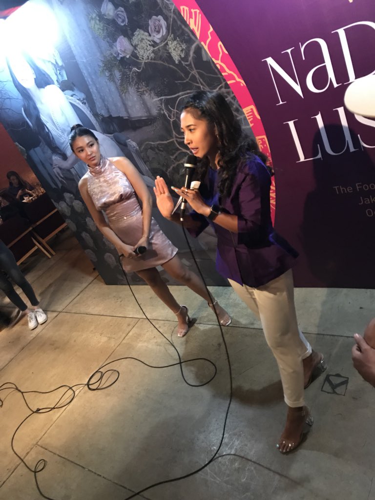 WLJD_Alabang's tweet photo. “Madam President, how do we strengthen the ties between Indonesia and the Philippines?”
#HookedOnHOOQ #HookedOnAsia #AseanIntegration
#NadinexHOOQonAsia
©kokonutnut
https://t.co/1G8LG0L5o0
