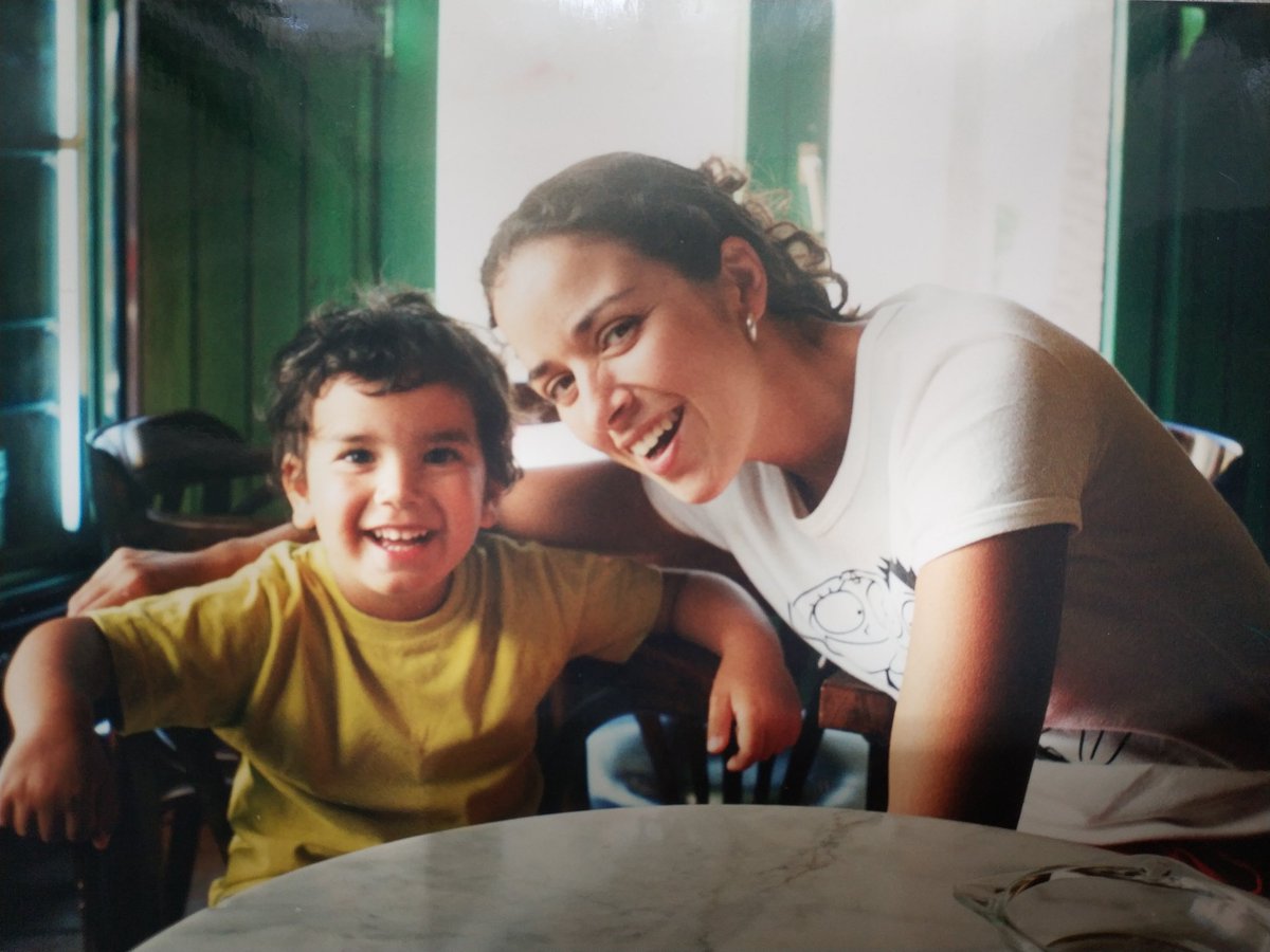 _Alberto_B's tweet photo. Mi madre, mi jefa. La mujer de mi vida.

Te quiero🌹 https://t.co/LJHPtCnW2R
