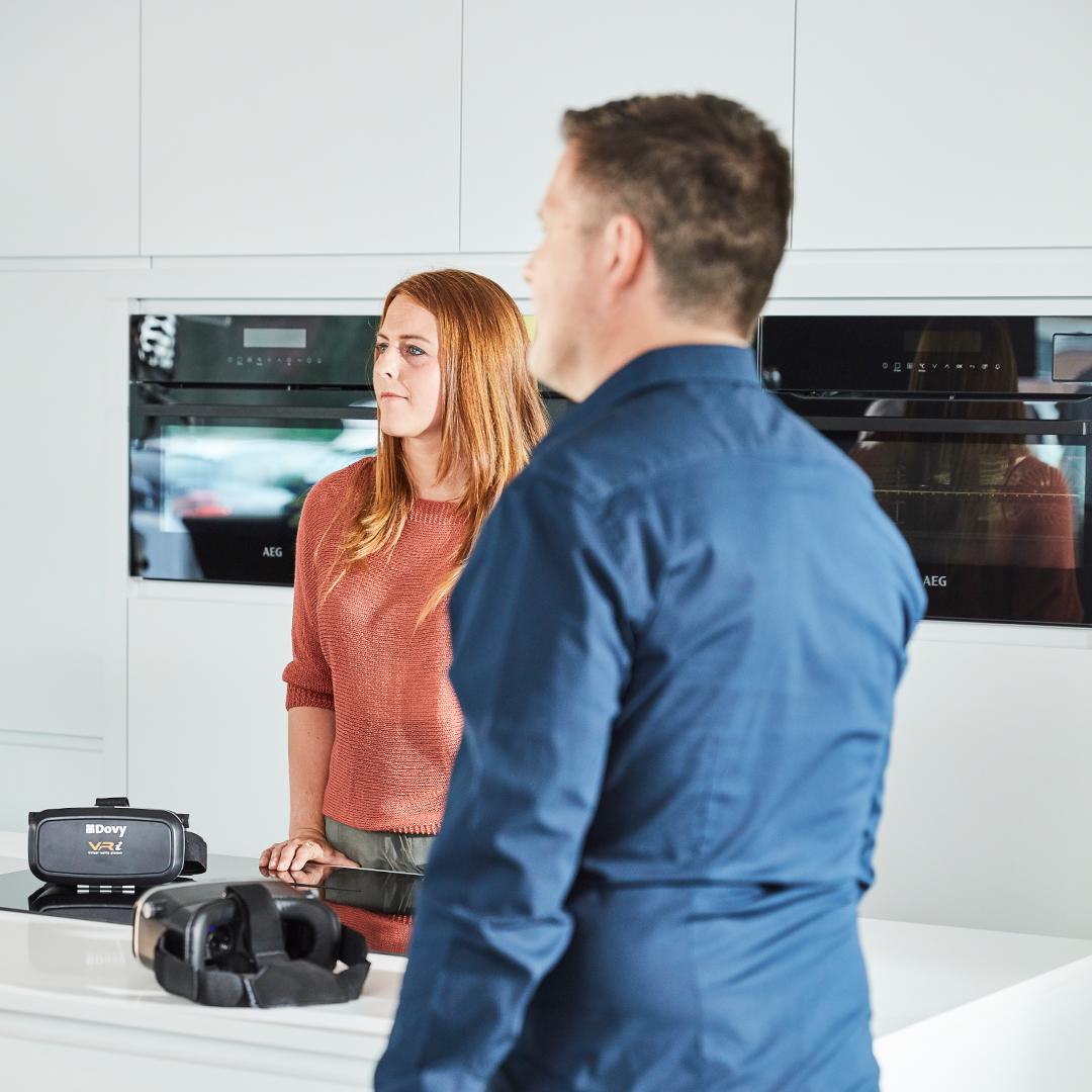 Een unieke blik achter de schermen bij de opnames van onze nieuwe TV-commercial. Jetez un coup d'oeil derrière les coulisses du tournage de notre nouveau spot télé.