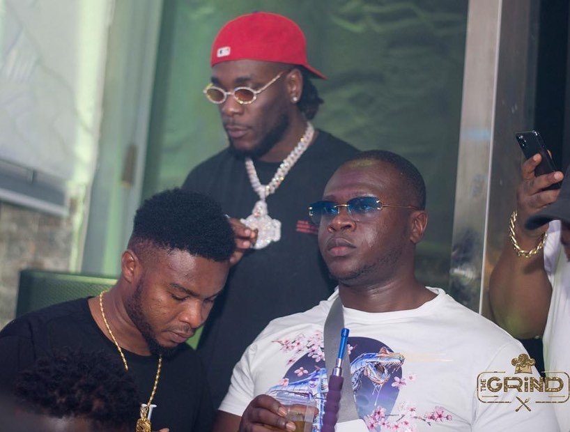 SOUNDCITYtv's tweet photo. . @iRuntown and former label exec at #EricMany are on their way to resolving their differences, it seems as they were both spotted clubbing together in Lagos; and with @Burnaboy.
⚡ https://t.co/95URYsxudq https://t.co/WgcYke7gPK