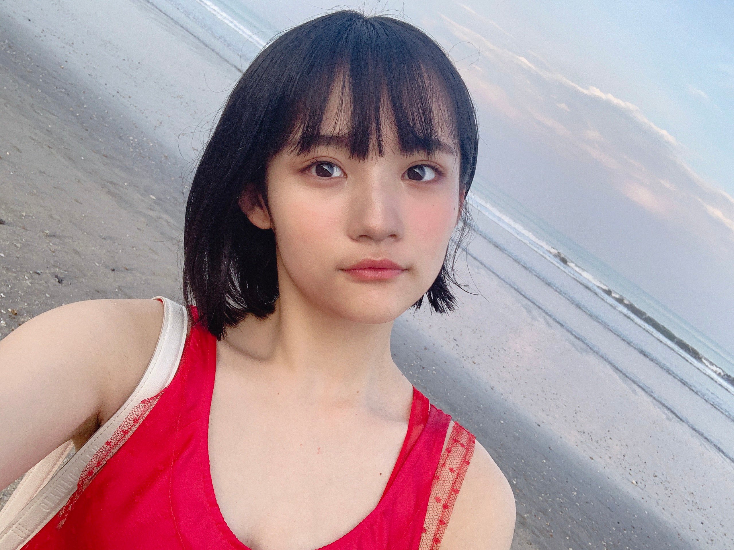 矢作萌夏写真集「自分図鑑」8月7日発売【公式】 (@moeka_1st) / X