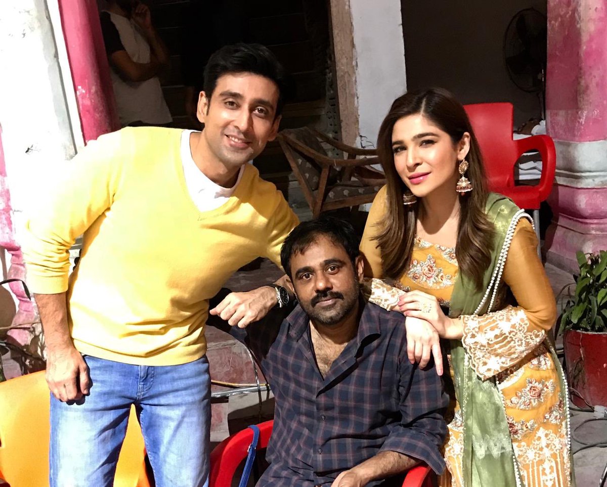 KaafKangna's tweet photo. BTS images from the sets of #kaafkangna &amp; #ayeshaomar Kaaf kangna Directed by a super star writer 
 Khalil Ur Rehman,kaaf kangna is all set to  release on 25th October #kaafkangna #eshalfayyaz  #samikhan #ayeshaomar #fizaali #khalilurrehman #comingsoon https://t.co/gIJASxPgm2