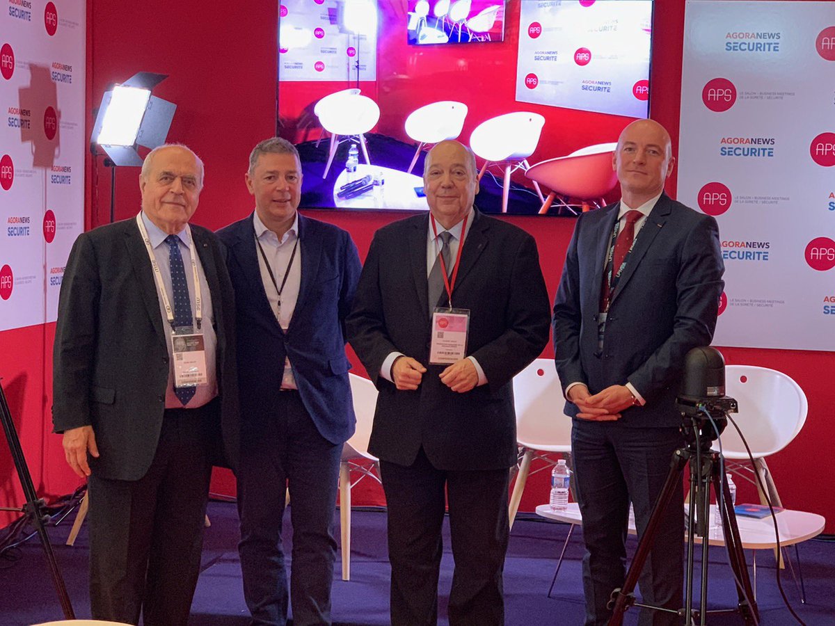 Ce matin sur le <a href="/salonAPS/">Salon APS</a>, <a href="/Claude_Tarlet/">Claude Tarlet</a> a échangé avec Alain Juillet, Christophe Bonamy, président du CEFSI (organisation membre) et Tibor Vass, pdg de l’entreprise LPN Sécurité sur les enjeux des agents de sécurité armés
