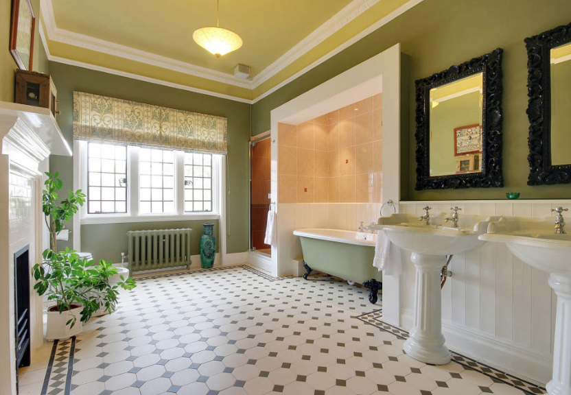 Chelwood Vachery was built in the early 1900s for Sir Stuart Samuel, a banker and MP.  The property has been sympathetically restored and improved by the current owners, whilst retaining many of the original period features. bit.ly/2MjGZt9