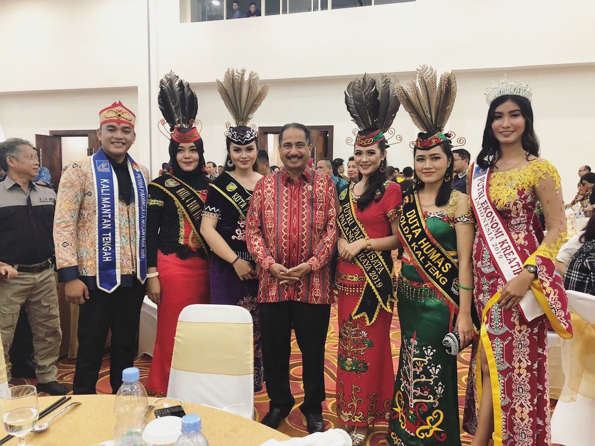eljohn_pageants's tweet photo. Putra Pariwisata Nusantara Kalimantan Tengah 2019 @dayatullah2 menghadiri Grand opening M Bahalap Hotel, yang diresmikan oleh Menteri Pariwisata RI, Arief Yahya, sekaligus meninjau destinasi wisata yang memperoleh penghargaan ISTA 2019 yaitu Desa Wisata Kereng Bangkirai. https://t.co/E35h70ZNrA