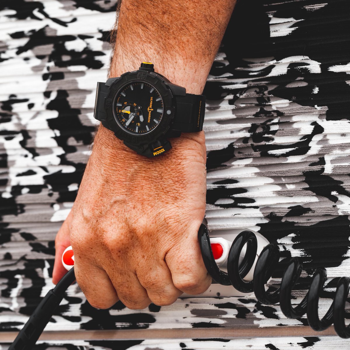 #UlysseNardin hopes to bring awareness for <a href="/1mwave/">One More Wave</a> through the #DiverDeepDive “One More Wave.” Members of OMW designed the timepiece as a watch that would stand up to the highly variable pressures experienced while surfing.
Ref. 3203-500LE-3/BLACK-OMW
hubs.ly/H0l1SG60