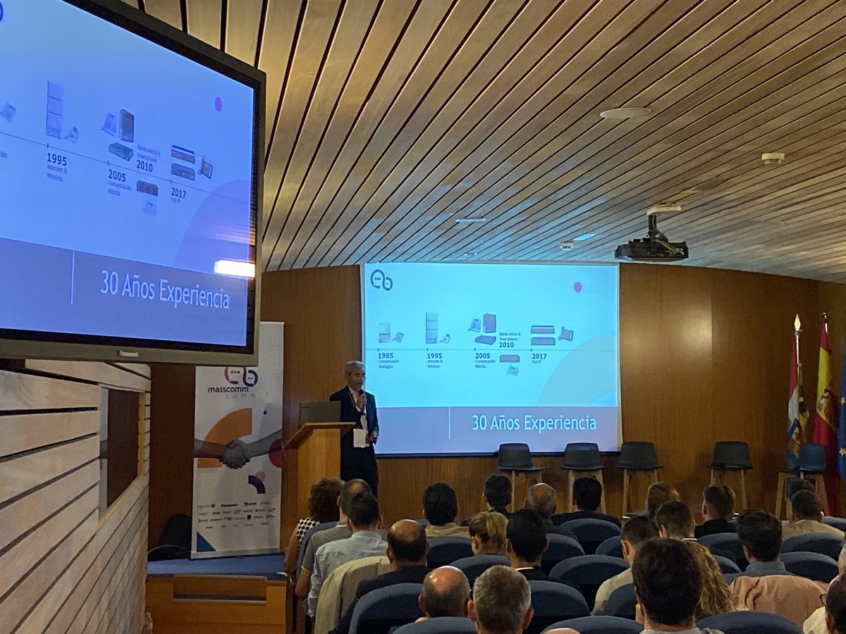 massPanasonic's tweet photo. Fernando Gimeno empieza la presentación de ⁦@PanasonicComms⁩ en #masscommsummit19 https://t.co/rXrc4VRCx7