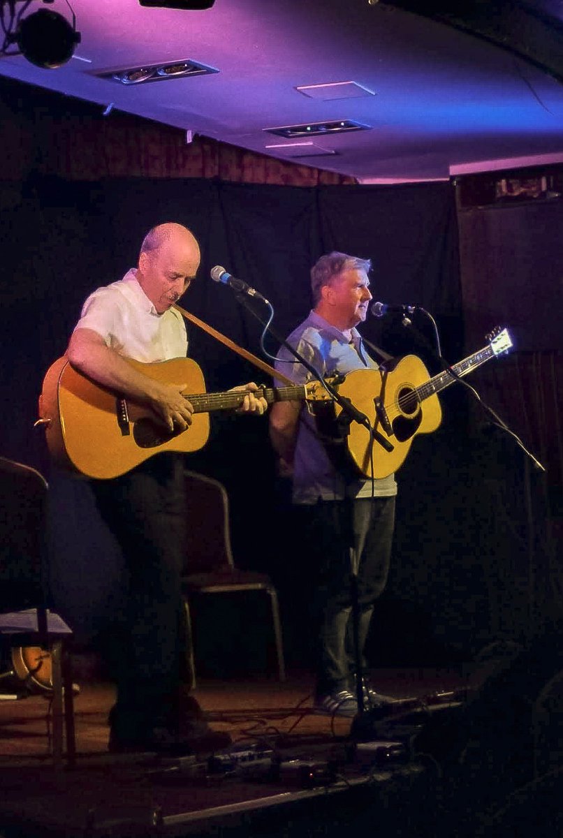 Malfunctionfolk's tweet photo. Thanks to everyone who came to The Red Lion Folk Club Birmingham last night - fantastic night. Here's to the next ! https://t.co/WcRvJAjkEm