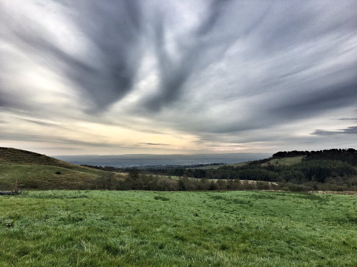 mileswithshell's tweet photo. So beautiful out there today #BurntEdge #lancashire #westpenninemoors #winterhill https://t.co/BB5z7Kq7ri
